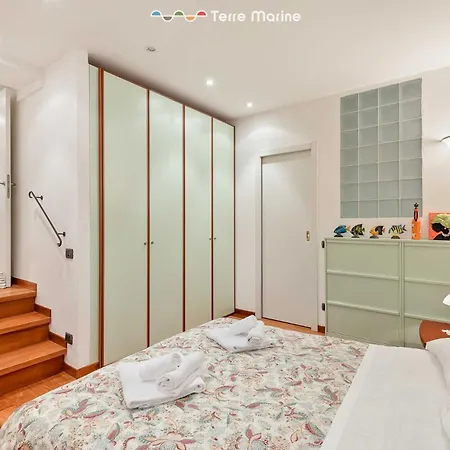 Apartment Golden View, Terre Marine