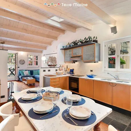 Golden View, Terre Marine Apartment