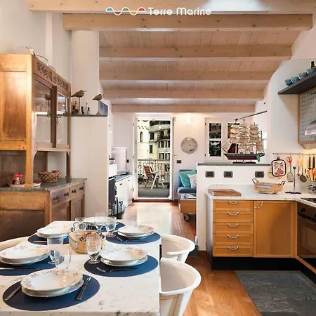 Golden View, Terre Marine Apartment