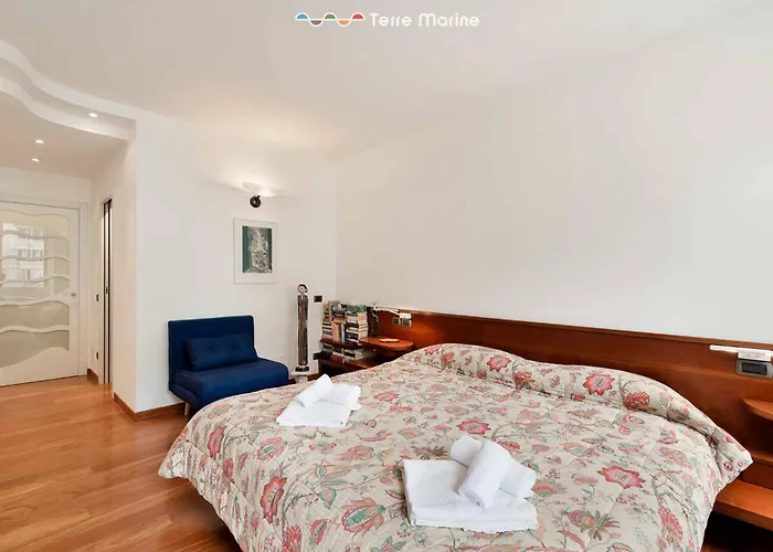 Апартаменты Golden View, Terre Marine Вернацца