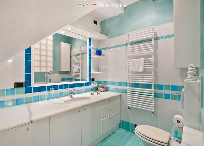 Апартаменты Golden View, Terre Marine Вернацца