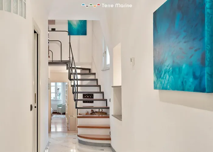Апартаменты Golden View, Terre Marine