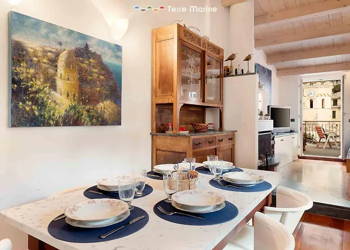 Апартаменты Golden View, Terre Marine